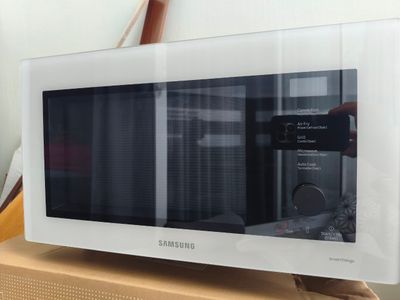Микроволновая печь Samsung с грилем и Air Fry