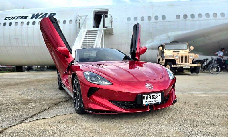 MG CYBERSTER красный электрический родстер — 1