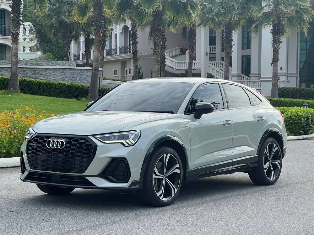 Audi Q4 e-tron — 1