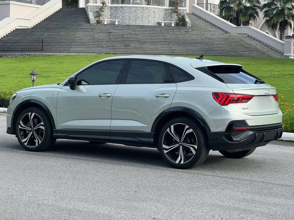 Audi Q4 e-tron — 2