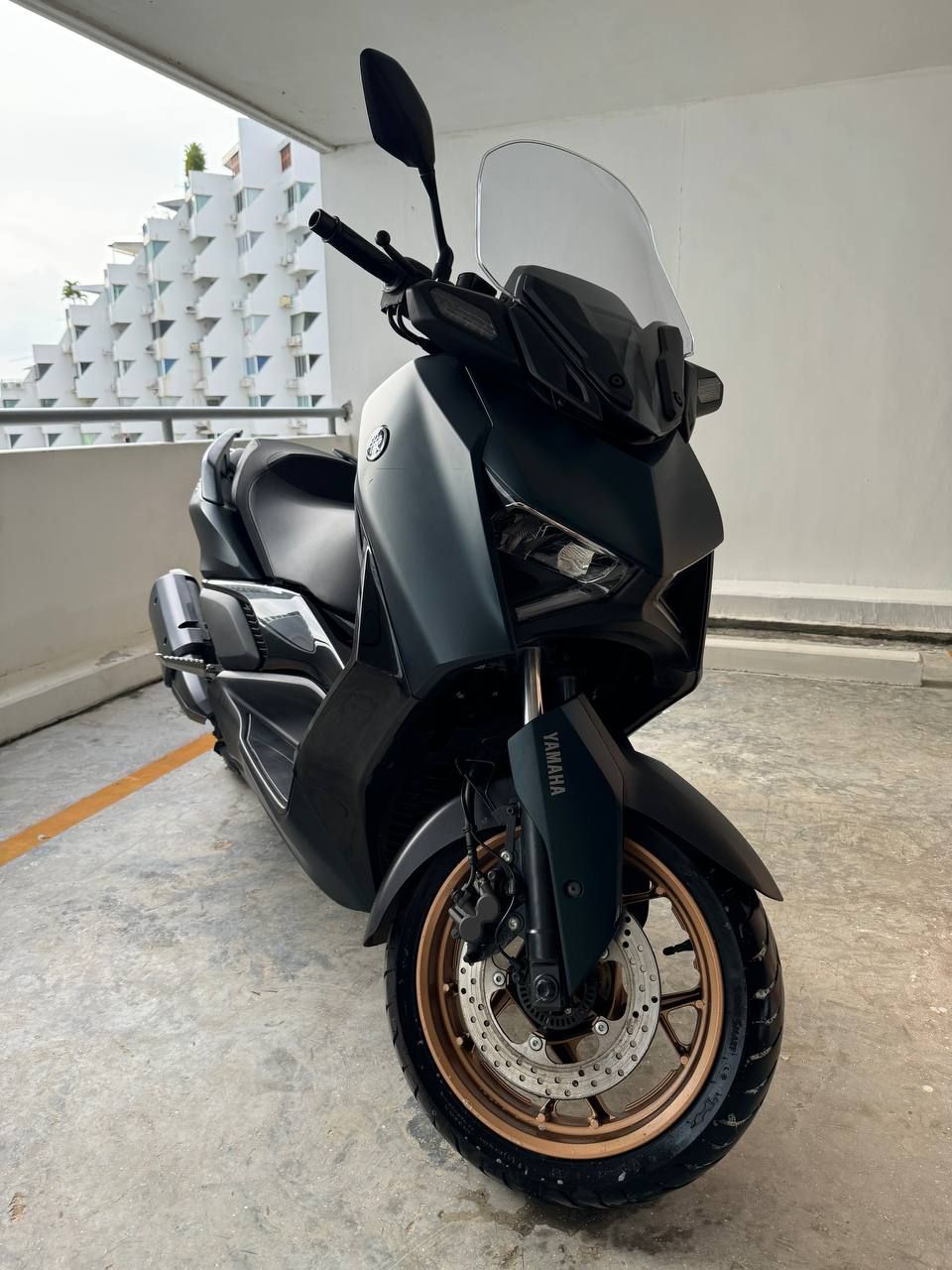Yamaha Xmax 300 — 1