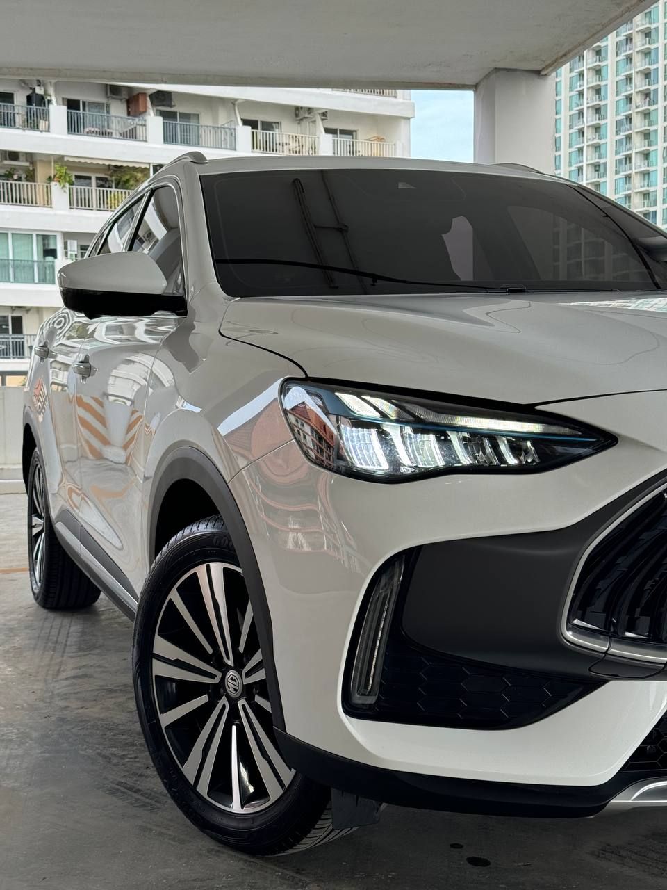 MG HS PHEV hybrid 2023 — 1