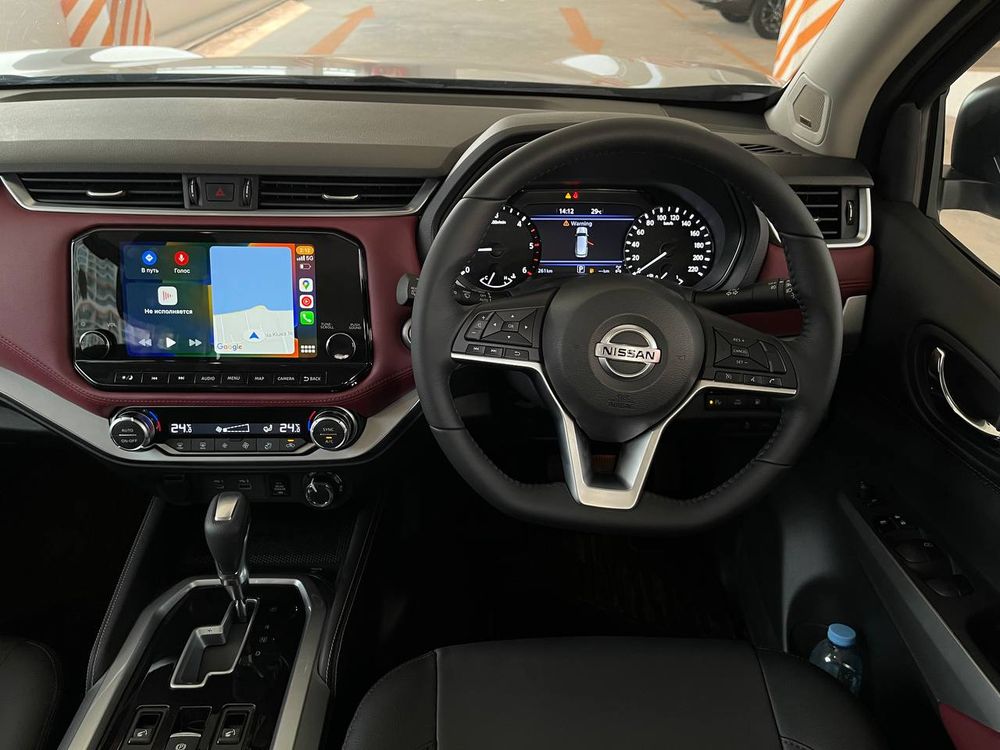 Nissan Terra 2023, 7 мест, две экран, беспроводная зарядка — 4