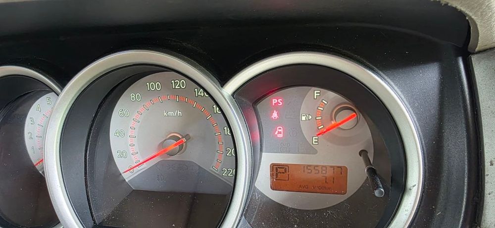 Nissan March белый, кастомизированный — 4