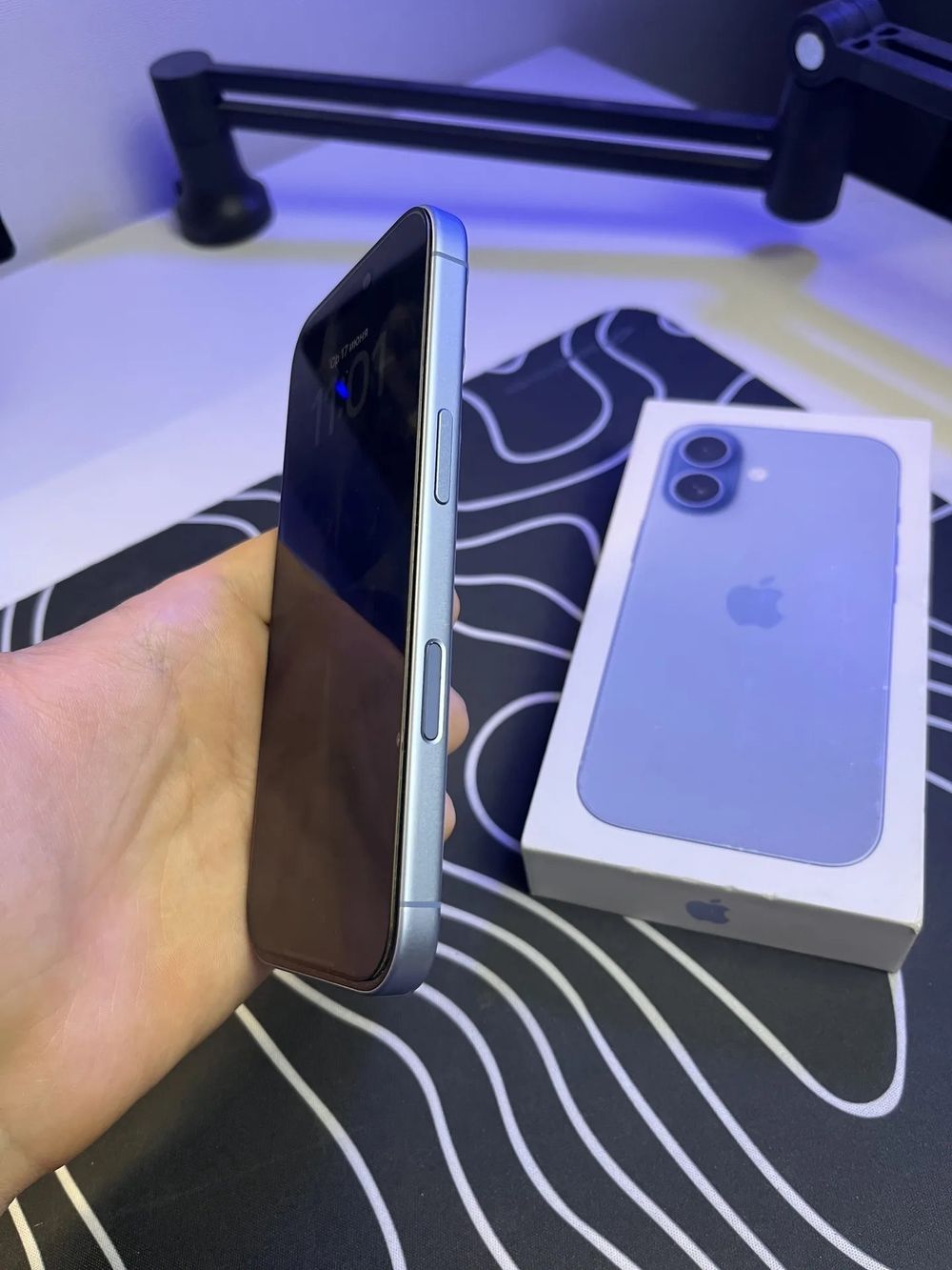 iPhone 17 256GB — 2
