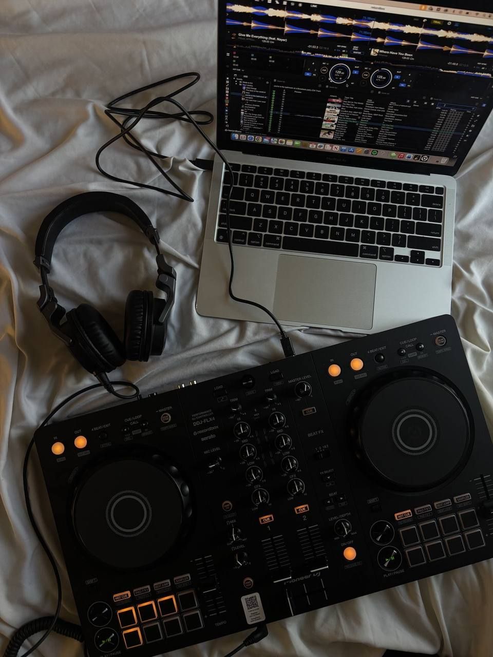 DJ-контроллер Pioneer DDJ-FLX4 + наушники Sennheiser HD 25 — 1