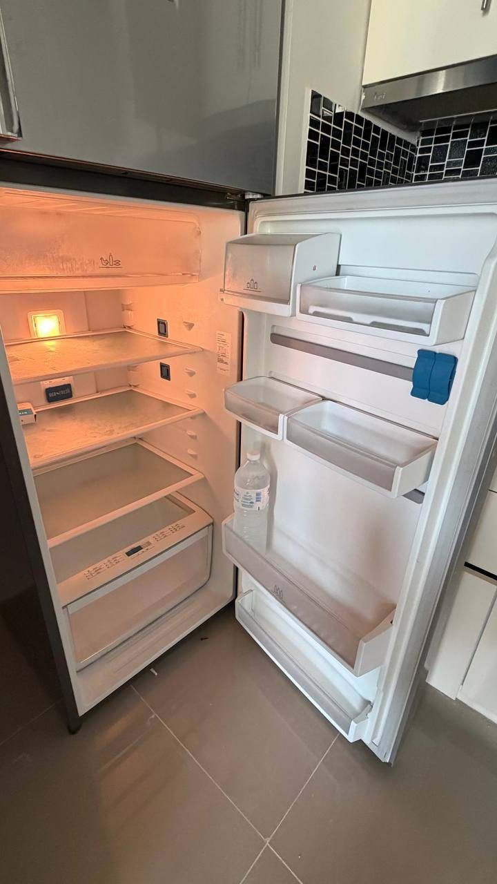 Двухдверный холодильник Electrolux 347л — 2