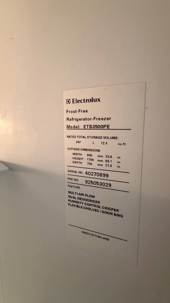 Двухдверный холодильник Electrolux 347л — 5