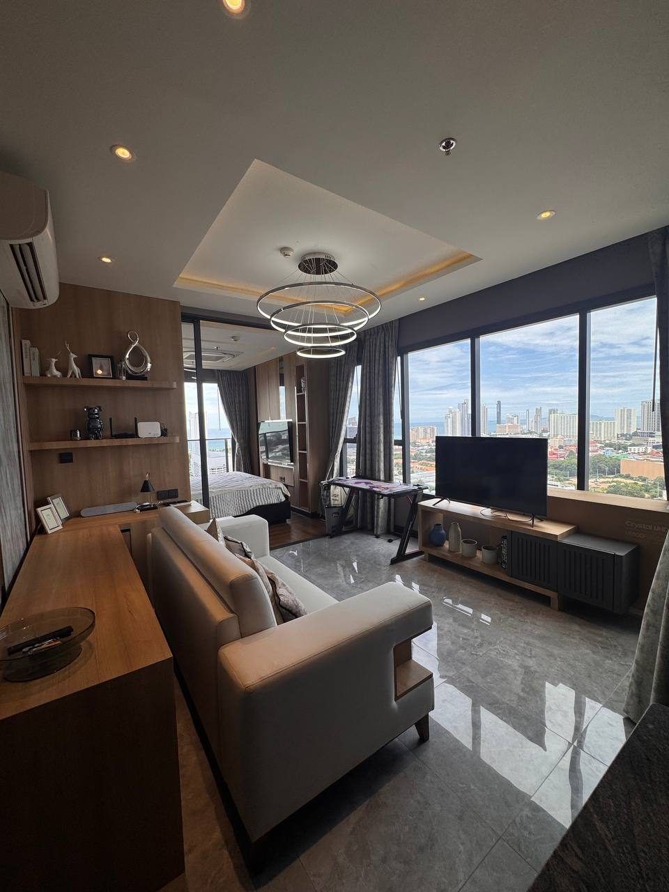Luxury 1 bedroom кондо ONCE Central — 1