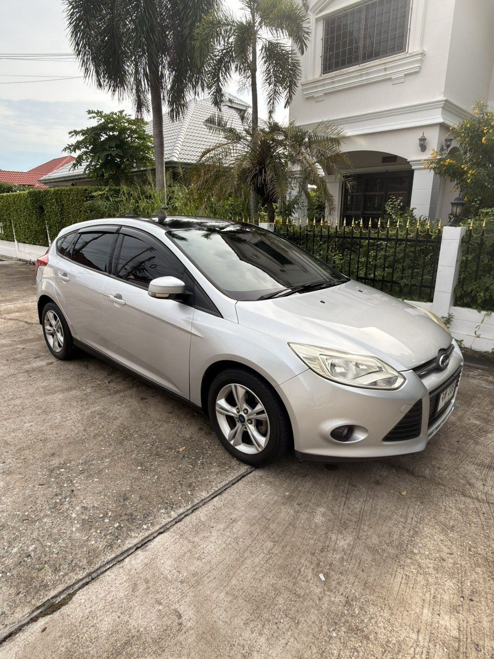 Ford Focus 2014, 1.6 бензин, автомат — 1