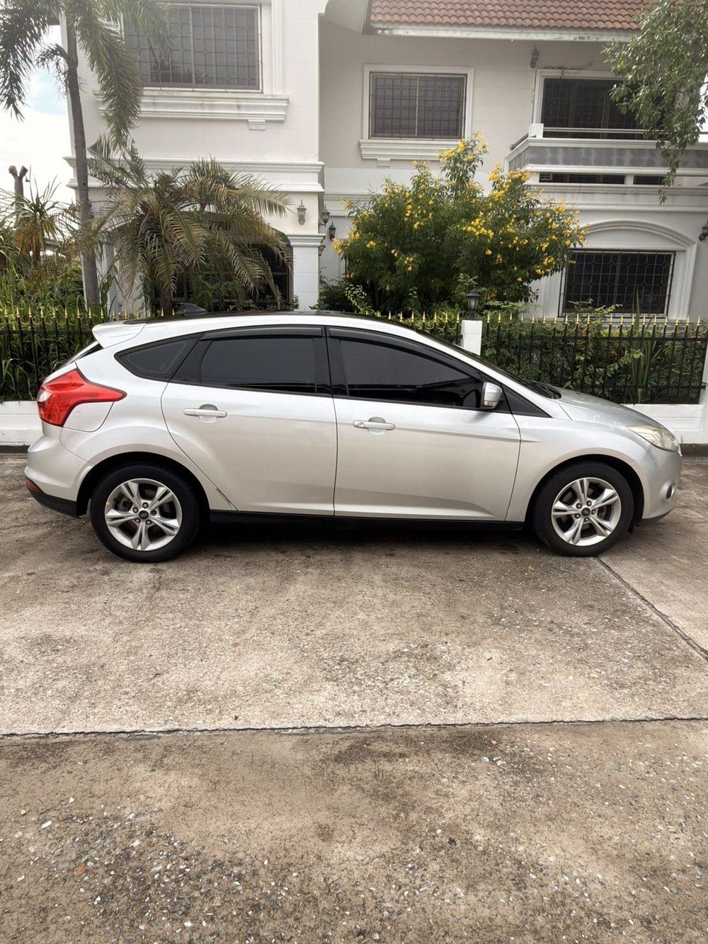 Ford Focus 2014, 1.6 бензин, автомат — 2
