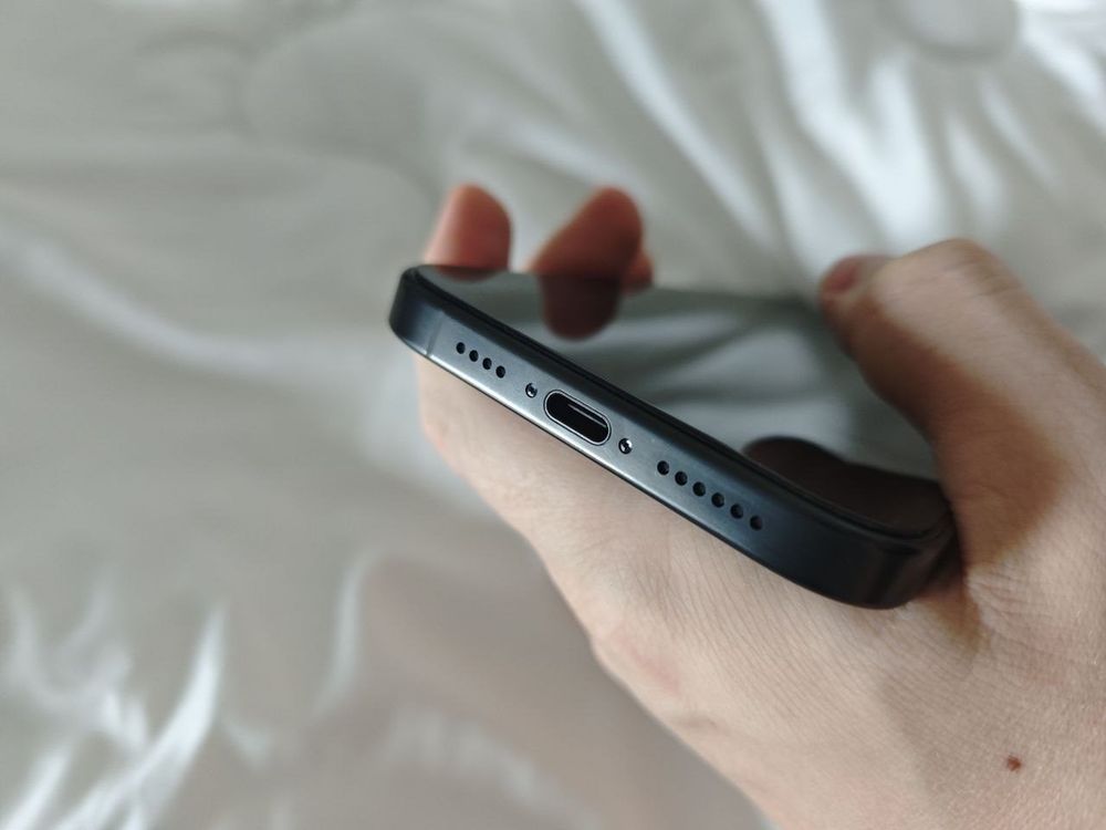 iPhone 16 Pro Max 256GB titanium black — 4