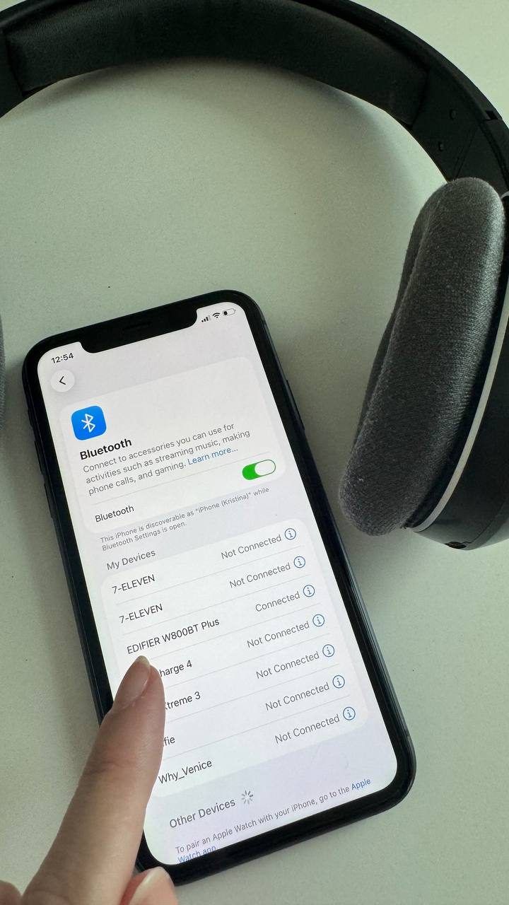 iPhone 11 64GB — 5