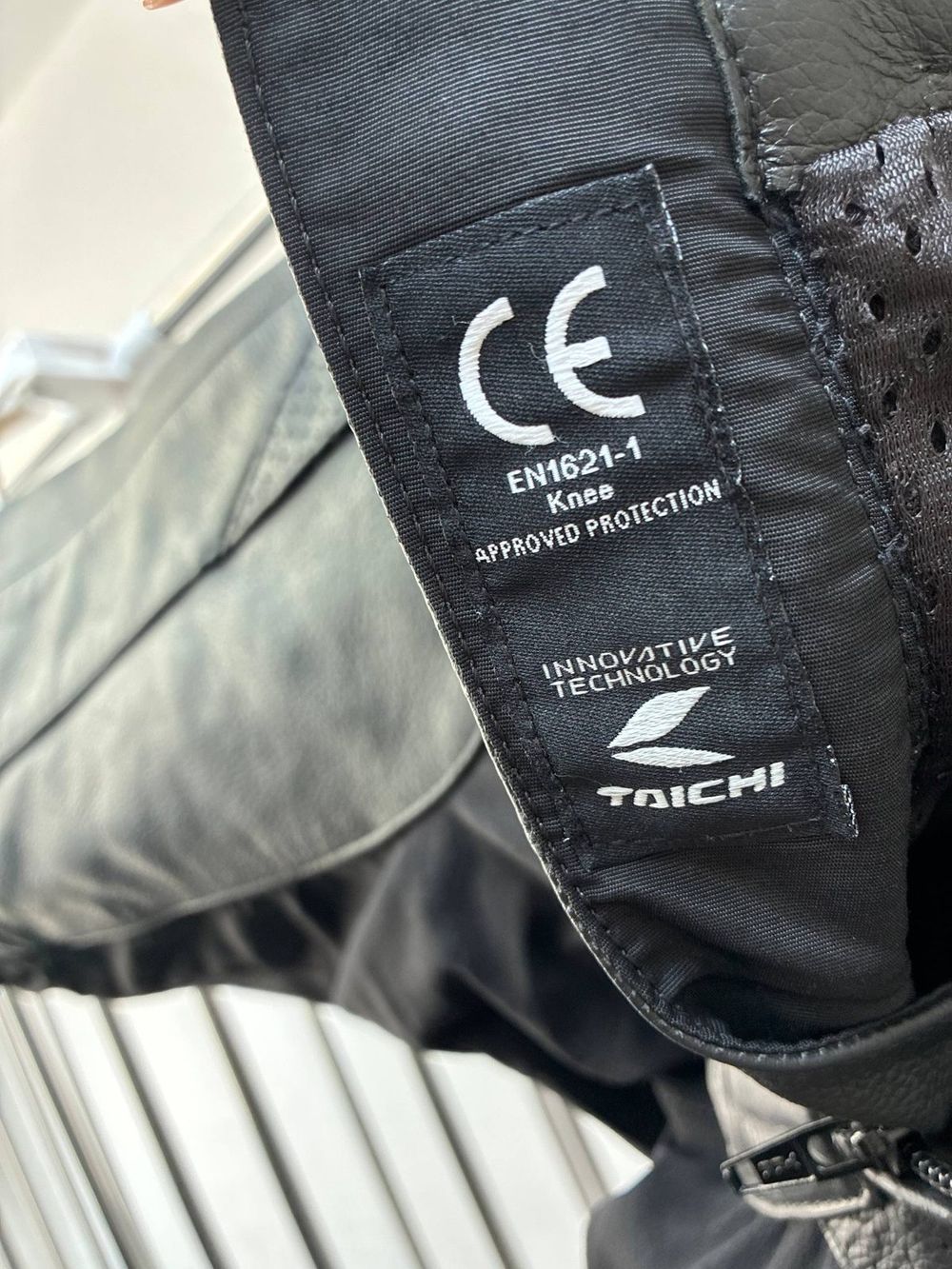 Защитные кожаные штаны Taichi Motorsport — 4