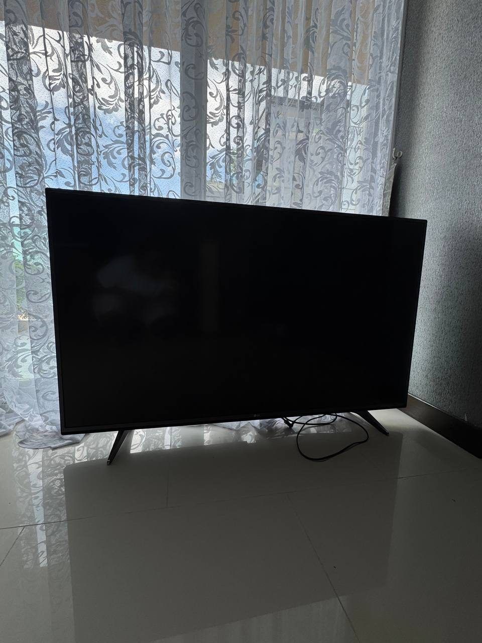 Телевизор LG 65 дюймов — 1