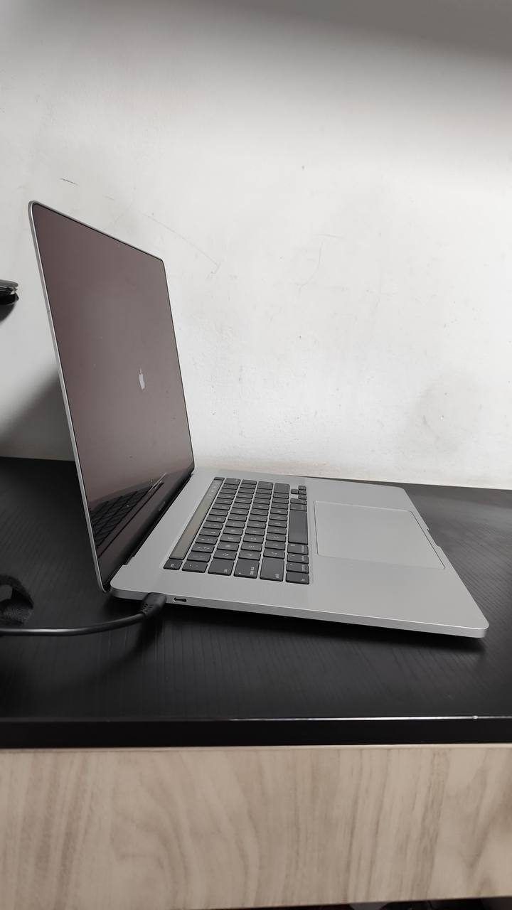 MacBook Pro 16 2019 Intel Core i7 — 2