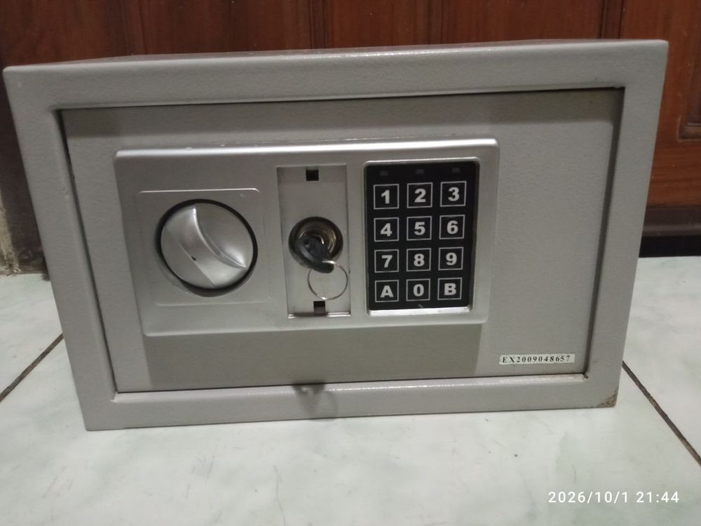 Сейф 20x30x20 с ключом — 2