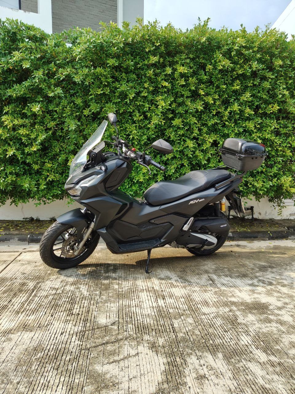 Honda ADV 160 скутер 2023 — 2