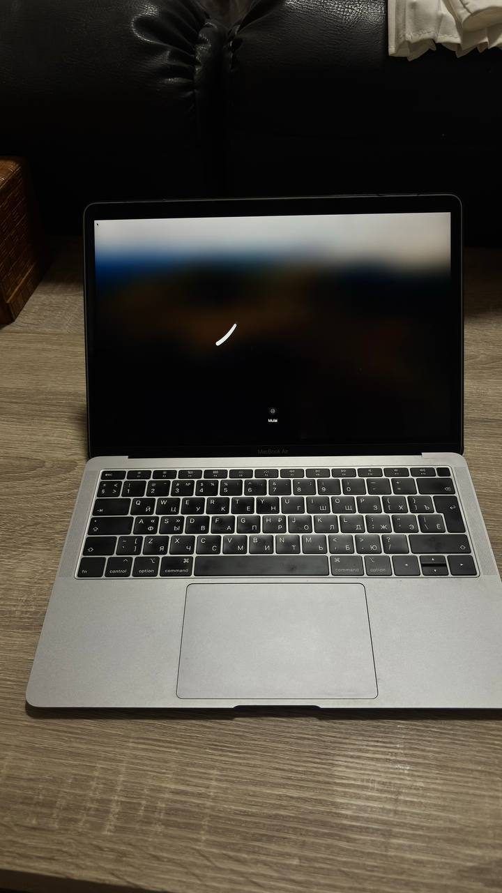 MacBook Air 13 2018 i5 — 1
