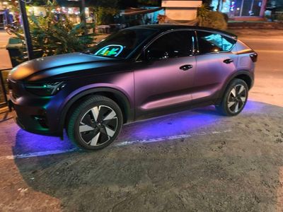 Volvo EX40 TWIN MOTOR AWD 2025, матовая пурпурная, идеальное состояние