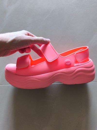 Crocs размер W6 (37-38) нежно-розовые