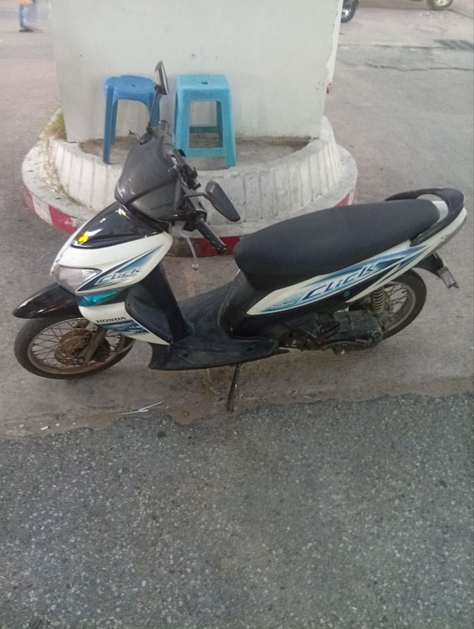 Honda Click 7500 бат — 2