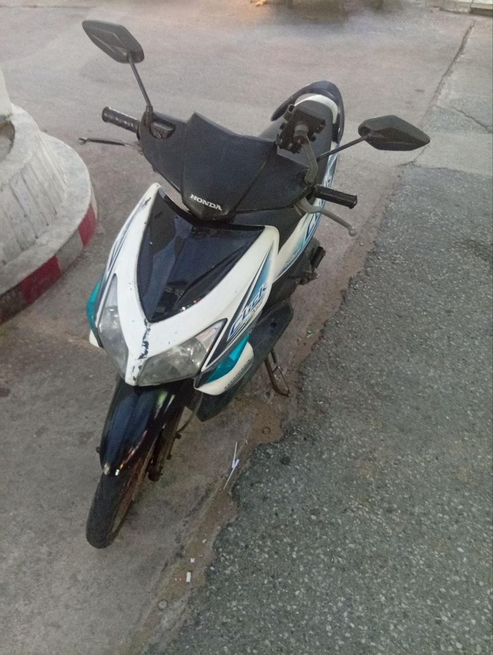 Honda Click 7500 бат — 3