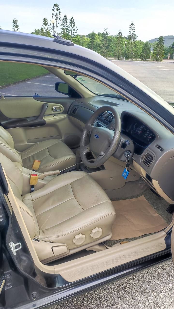 Ford Laser Tierra 2003 — 5