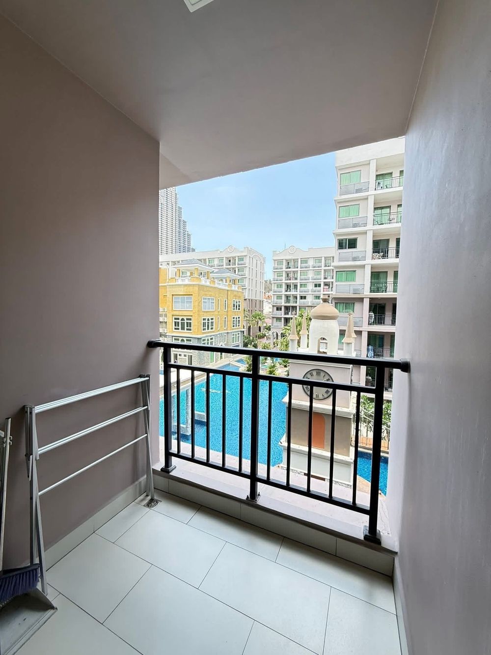 1-комнатная квартира с видом на бассейн в Arcadia Beach Continental — 9