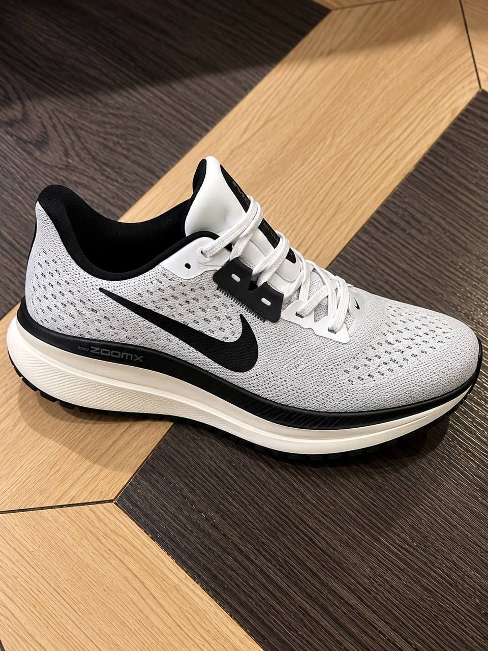 Nike ZoomX Vomero 17, белые, размер US 8 (EU 41) — 3