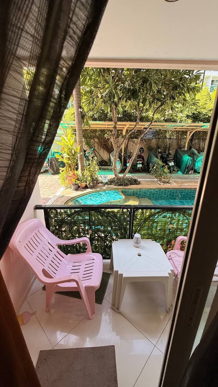 1-bedroom condo Paradise Park, ground floor, direct pool access — 5