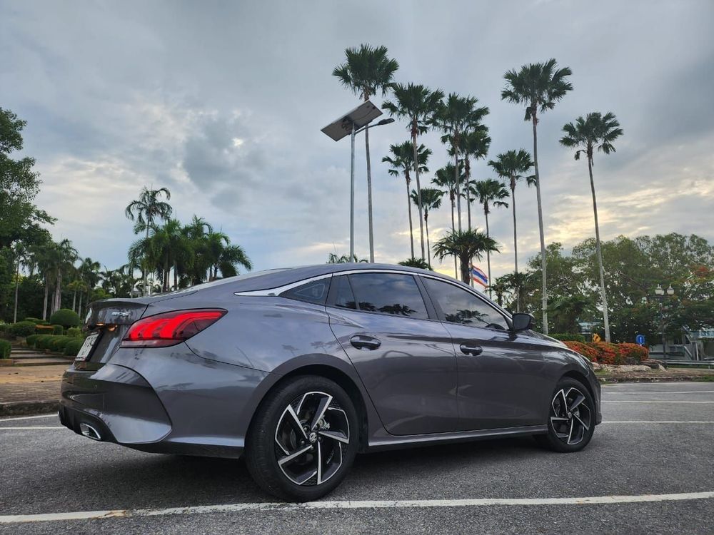 MG 5 1.5 X CVT — 5
