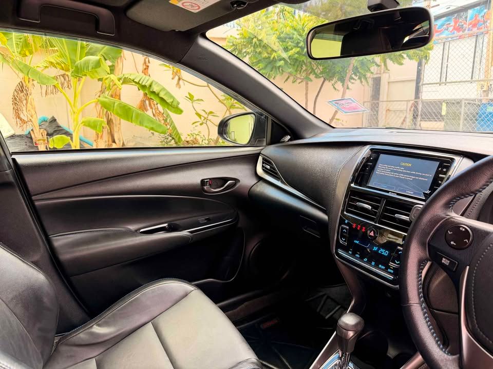2021 Toyota Yaris — 6